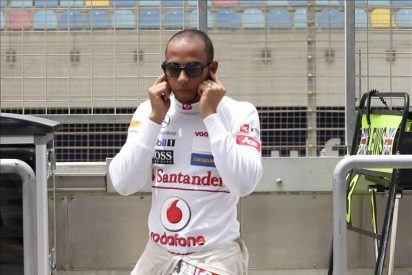 Hamilton, el mejor tiempo en la primera sesi&oacute;n libre del GP de Bar&eacute;in; Alonso, decimotercero