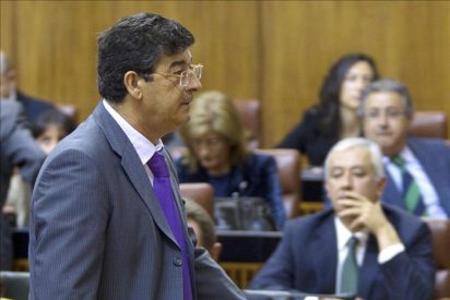 La direcci&oacute;n de IU en Andaluc&iacute;a escenifica su apoyo al Gobierno de coalici&oacute;n con el PSOE