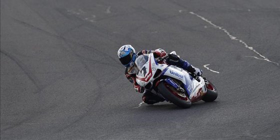 El español Carlos Checa es el nuevo líder mundial de superbikes
