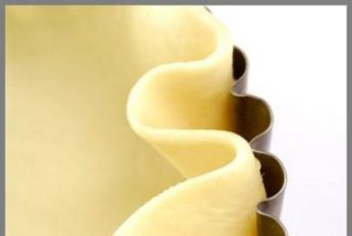 Delicias del Reino Unido: Crumble de pera, almendra y mango caramelizados