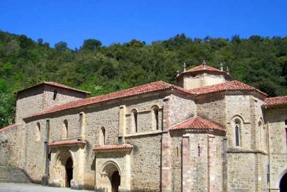 El presidente de Cantabria invita al Papa al A&ntilde;o Santo Lebaniego en 2017