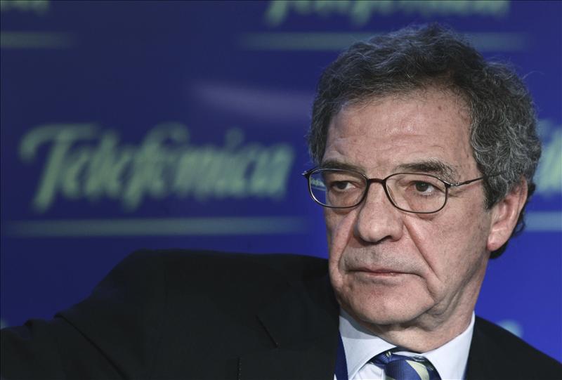 España, un país solvente, saldrá de la crisis a final de año