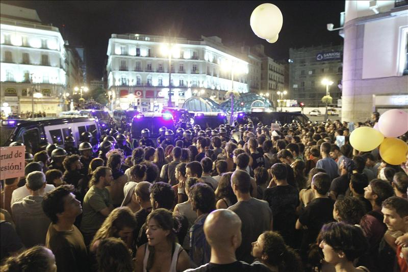 El 15-M invita el s&aacute;bado a 'tomar la calle' en 160 ciudades de todo el mundo