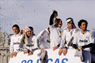 &Ouml;zil dice que el t&iacute;tulo con el Real Madrid es lo m&aacute;s importante que ha logrado