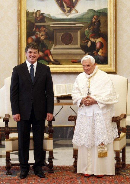 Benedicto XVI analiz&oacute; con el presidente de Albania la crisis econ&oacute;mica