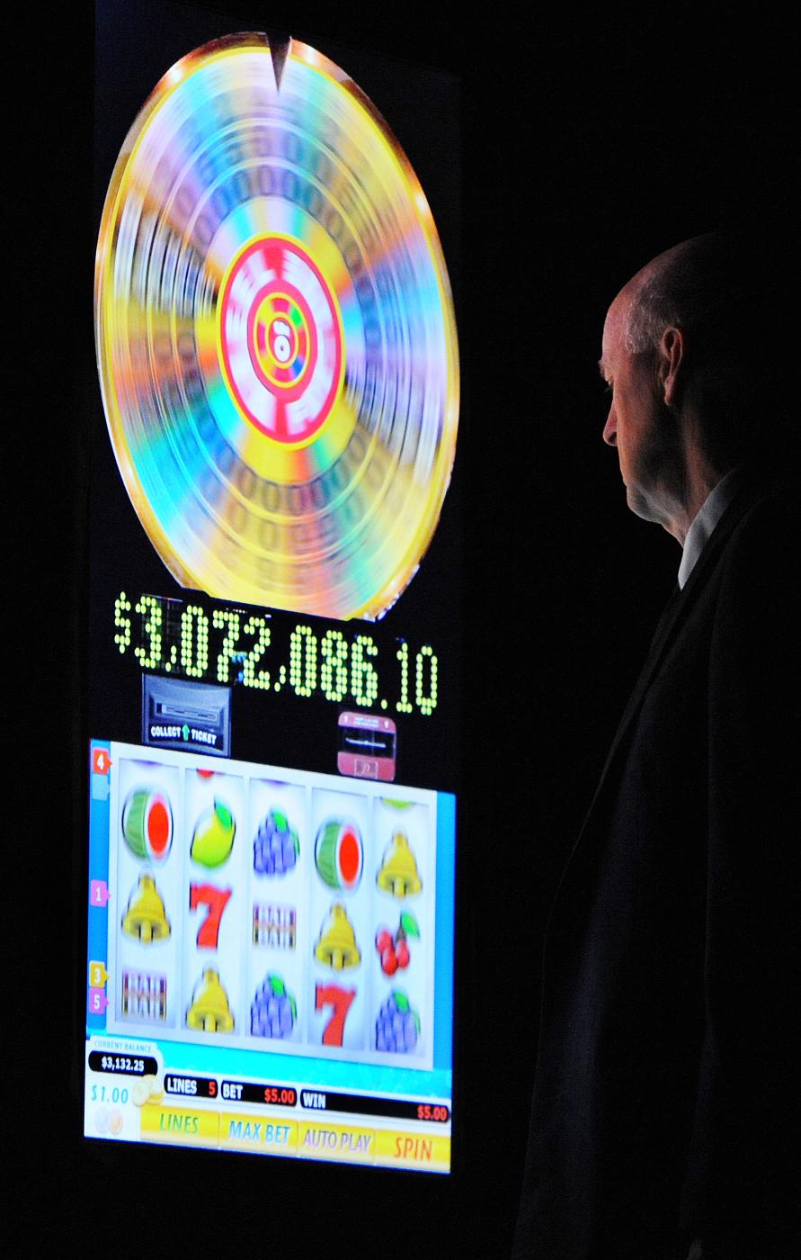 `Picas': Jugando a las cartas con el asombroso Robert Lepage