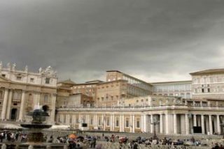 Vaticano: "Incorrecta" la filtraci&oacute;n de un informe psiqui&aacute;trico sobre su ex banquero