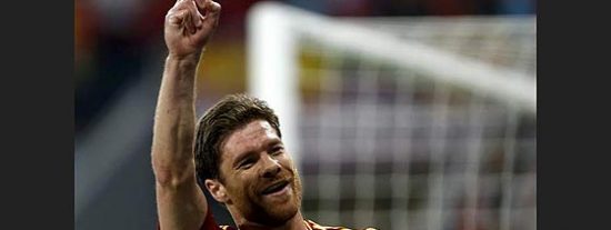Y el 'falso 9' de Vicente del Bosque result&oacute; ser Xabi Alonso