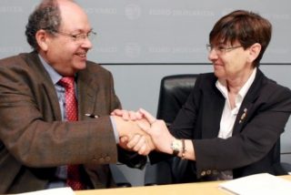 El Gobierno vasco da a Cáritas medio millón de euros para luchar contra la pobreza