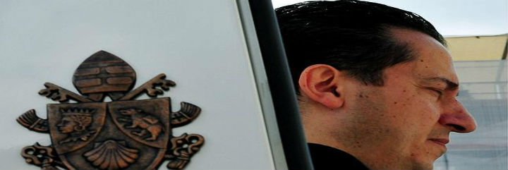El mayordomo del Papa en arresto domiciliario tras salir de la cárcel