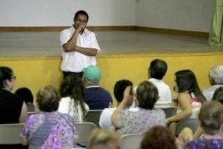 Los feligreses respaldan al p&aacute;rroco de Carcel&eacute;n investigado por la Guardia Civil