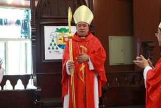 Pek&iacute;n responde al Vaticano que sea pragm&aacute;tico tras excomulgar a un obispo chino