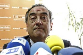 CEOE cree que Rajoy se queda corto y pide eliminar empleo p&uacute;blico