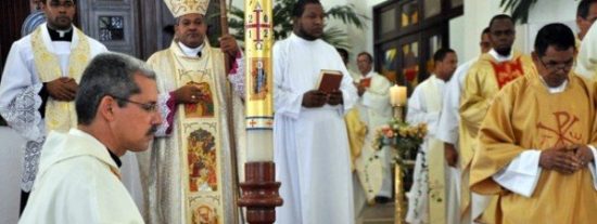 Dan &uacute;ltimo adi&oacute;s a sacerdote muerto en accidente cuando iba a celebrar su primera misa