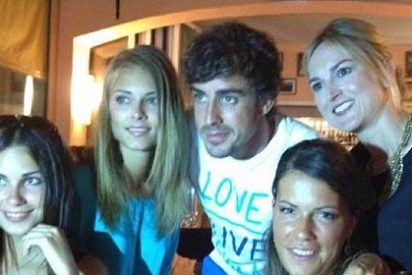 Fernando Alonso inunda Twitter de fotos con chicas para fastidiar a los periodistas