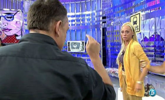 Bel&eacute;n Esteban huye de 'S&aacute;lvame' llorando tras una bronca sin precedentes con Kiko Hern&aacute;ndez: "&iexcl;Vete a la mierda, Bel&eacute;n!"
