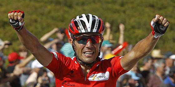 'Purito' da un golpe de autoridad y bate a Contador en el Puerto de Ancares