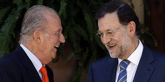 Rajoy no le saca partido al Rey: ¿por qué no le utiliza de muro frente a las exigencias de Europa?