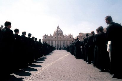Tras haber expulsado a Williamson, los lefebvrianos piden m&aacute;s tiempo a Roma