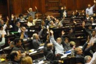 La Iglesia uruguaya excomulga a los po&iacute;ticos que votaron la ley del aborto