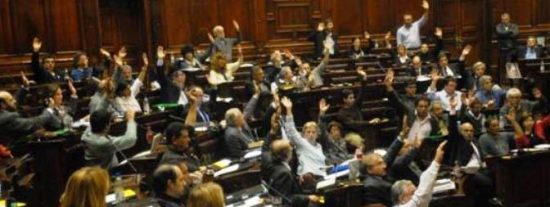 La Iglesia uruguaya excomulga a los po&iacute;ticos que votaron la ley del aborto