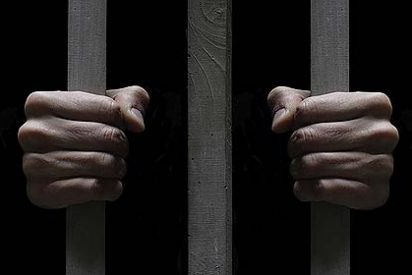 Seis presos visitan la comunidad de Verbo Divino en Due&ntilde;as