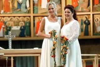 La Iglesia cat&oacute;lica inglesa ve "poco democr&aacute;tico" querer legalizar el matrimonio gay