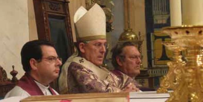 El arzobispo de Toledo afirma que "las uniones de hecho engordan el acta de defunci&oacute;n de la familia"