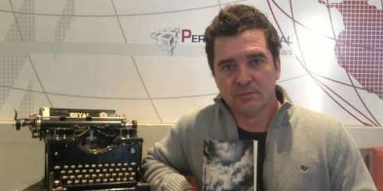 Carlos Qu&iacute;lez: "Como periodista he aprendido que no todo lo que venga de alguien con placa oficial y toga debemos comprarlo al peso"