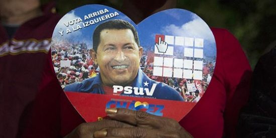 Hugo Ch&aacute;vez est&aacute; en coma inducido a la espera de que su hija decida 'desconectarlo'