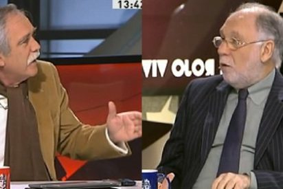 P&eacute;rez Henares pone en su sitio a Ekaizer: "Me parece que eres un maleducado, una persona que no sabe comportarse y adem&aacute;s tus profec&iacute;as apocal&iacute;pticas son de risa"