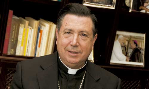 Monse&ntilde;or Juan del R&iacute;o: "Ratzinger ha sido honesto consigo mismo"