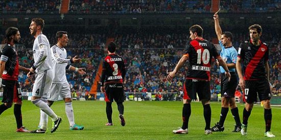 El Rayo Vallecano da la cara y el Real Madrid se la rompe en el Bernab&eacute;u