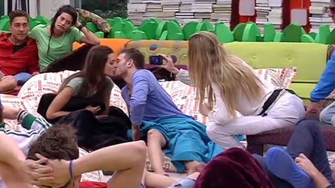 Un peligroso juego er&oacute;tico, intercambios de pareja, una pasi&oacute;n desatada y unos celos calientan 'Gh14'