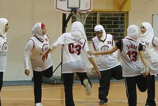Arabia Saud&iacute; levanta la prohibici&oacute;n a las mujeres de hacer deporte