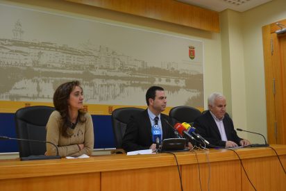 Carlos Gil dice que la inauguraci&oacute;n de la ampliaci&oacute;n del Ruiz de Luna fue un acto partidista