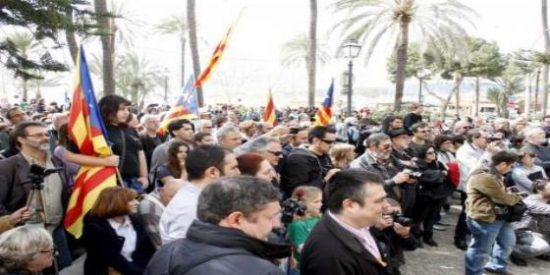 'Enllaçats per la llengua' pide a Bauzá que se moje y eleve el catalán "a la igualdad plena"