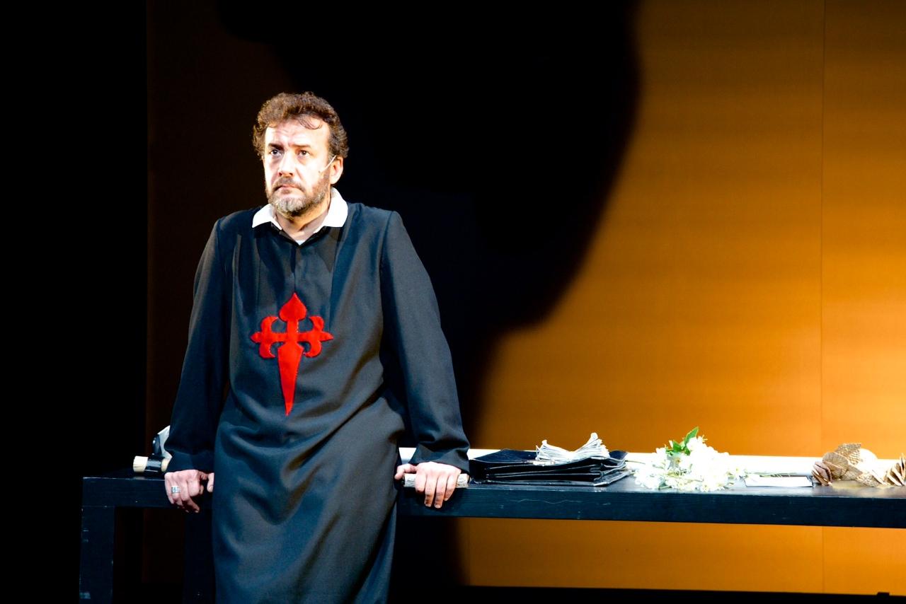 Se estrella Carlos Saura ante el gran teatro del mundo