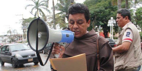 Victor Entrialgo: "El megáfono"