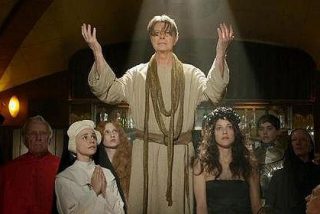 El videoclip de Bowie con religiosos y prostitutas que YouTube ha prohibido