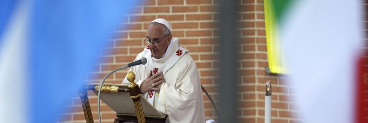 Francisco metido a p&aacute;rroco de una parroquia de la periferia romana