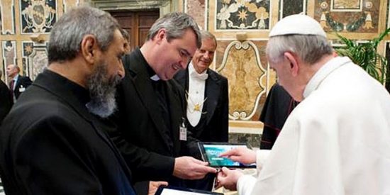Francisco: "Los milagros existen. Pero es necesario rezar con el coraz&oacute;n"