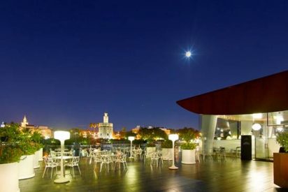 El restaurante Abades Triana reabre su espectacular terraza sobre el r&iacute;o Guadalquivir