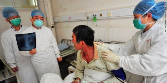 Un enano de 66 a&ntilde;os va al hospital a por una revisi&oacute;n y le diagnostican...&iexcl;que es una mujer!