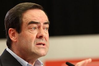 Bono: "Lo est&uacute;pido ser&iacute;a fijarnos para las primarias del PSOE en los que han perdido"