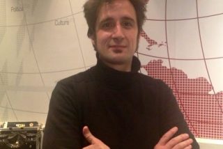 'Carne Cruda 2.0' se chotea de los recortes: "Se abre el tel&oacute;n y sale Rajoy, se cierra el tel&oacute;n, se cierra el teatro, el hospital, el colegio..."