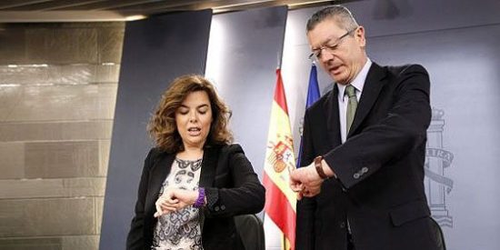 Antonio Mart&iacute;n Beaumont: "Mariano Rajoy, harto de batallas, medita dar un paso atr&aacute;s para dejar paso a un sucesor o sucesora"