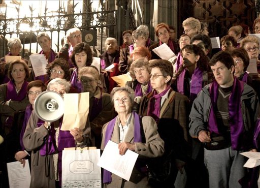 Mujeres cat&oacute;licas piden poner fin a la "marginaci&oacute;n femenina" en la Iglesia