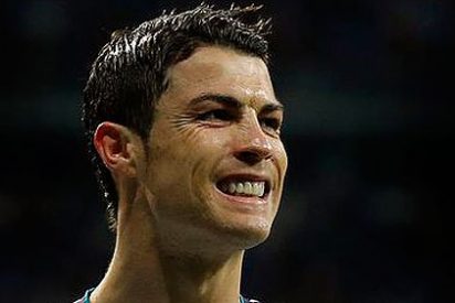 Cristiano Ronaldo est&aacute; indignado con Jorge Mendes por 'torpedear' su futuro