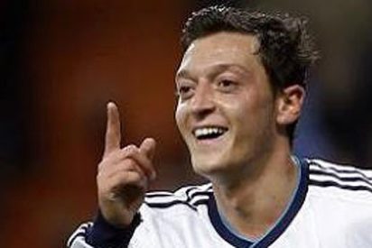 Ozil se siente desplazado por la llegada en plan estrella de Bale y est&aacute; forzando su salida